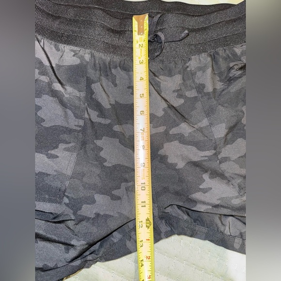 Kyodan Camo drawstring capri Jogger Pants. Size Large. EUC. Worn once - Picture 7 of 10